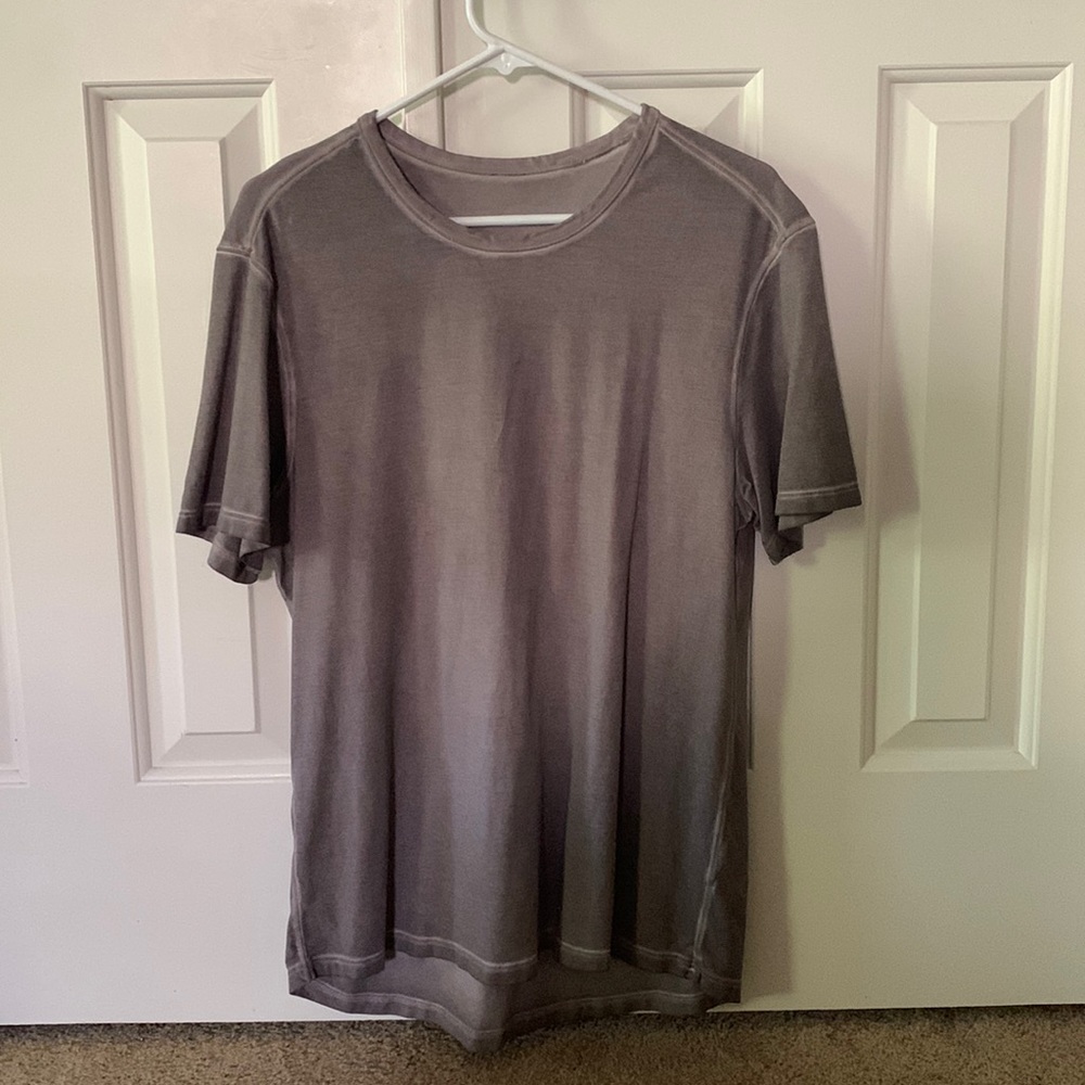 Lululemon Casual T- Shirt - LARGE